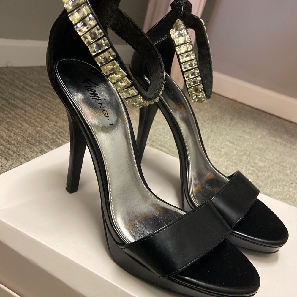 Fioni night Black Strappy Heels